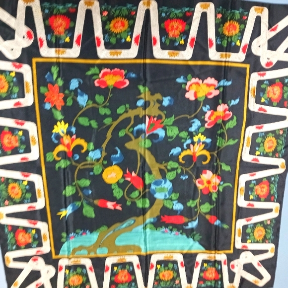 EUC 100% Silk Scarf - Picture 7 of 7